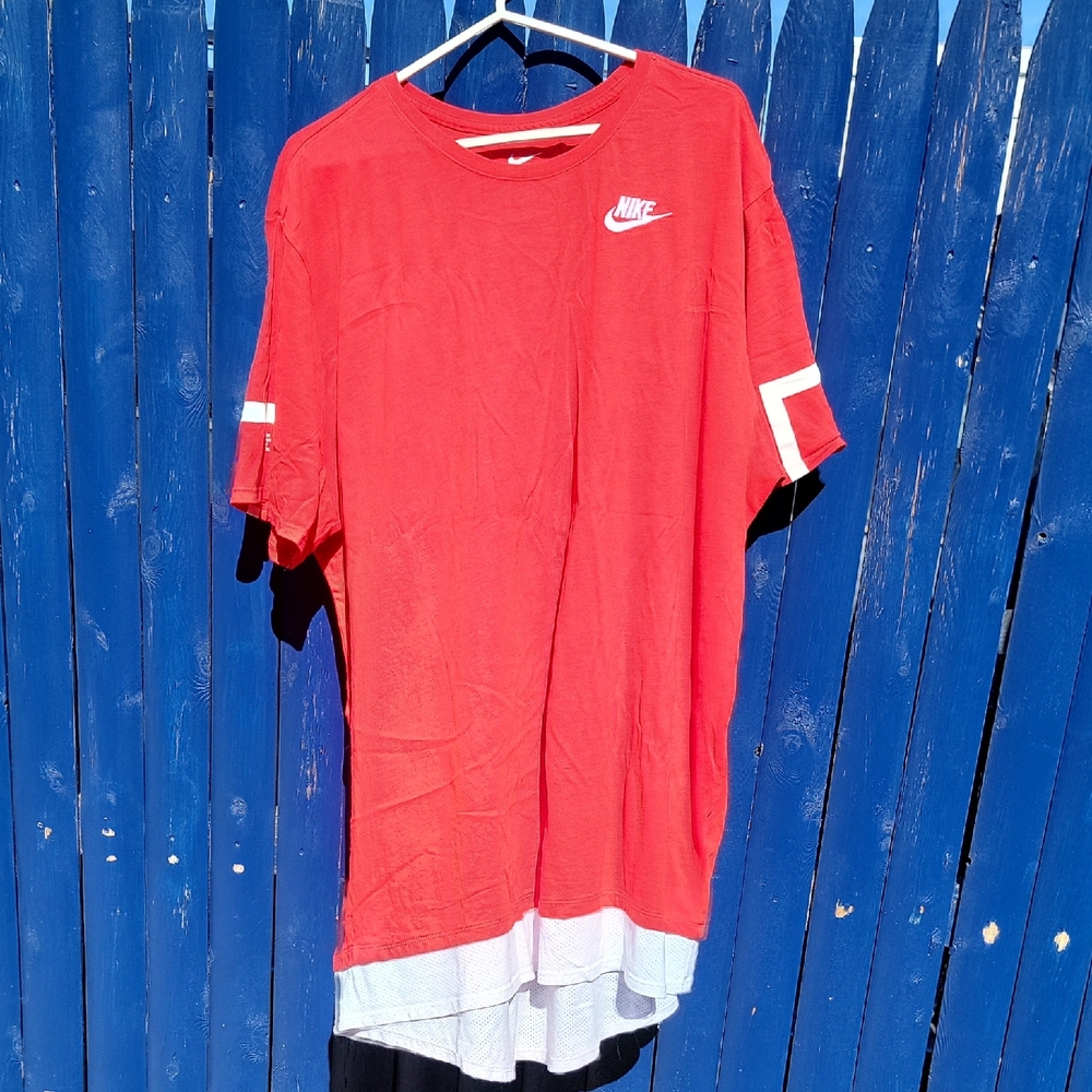 Nike Red and White Elongated T-Shirt